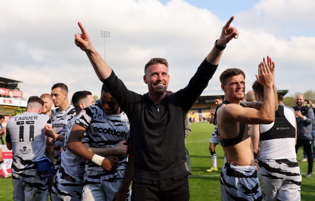 ไล่ร็อบเอ็ดเวิร์ดส์