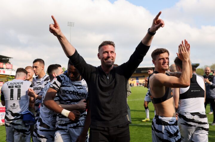 ไล่ร็อบเอ็ดเวิร์ดส์