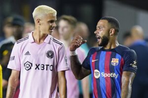 ประเดิมสนาม