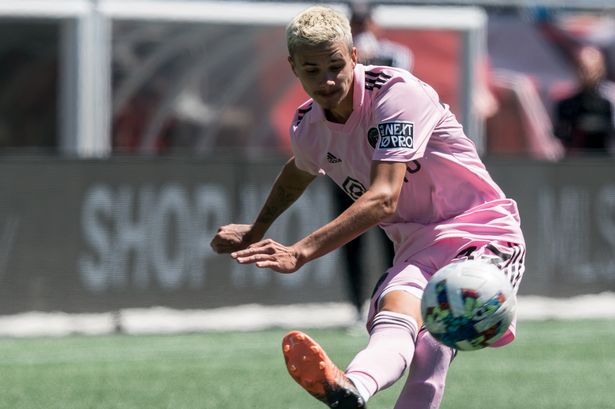 ประเดิมสนาม