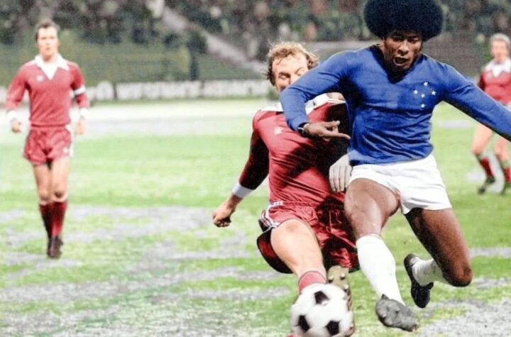 เอ็กซ์คลูซีฟ