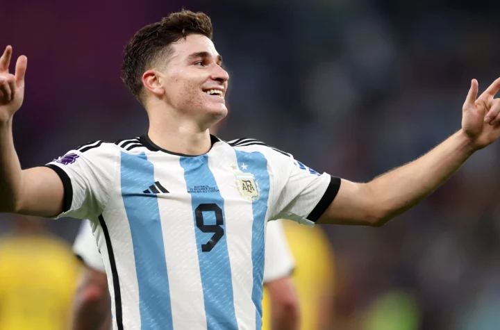 สถิติการลงเล่น